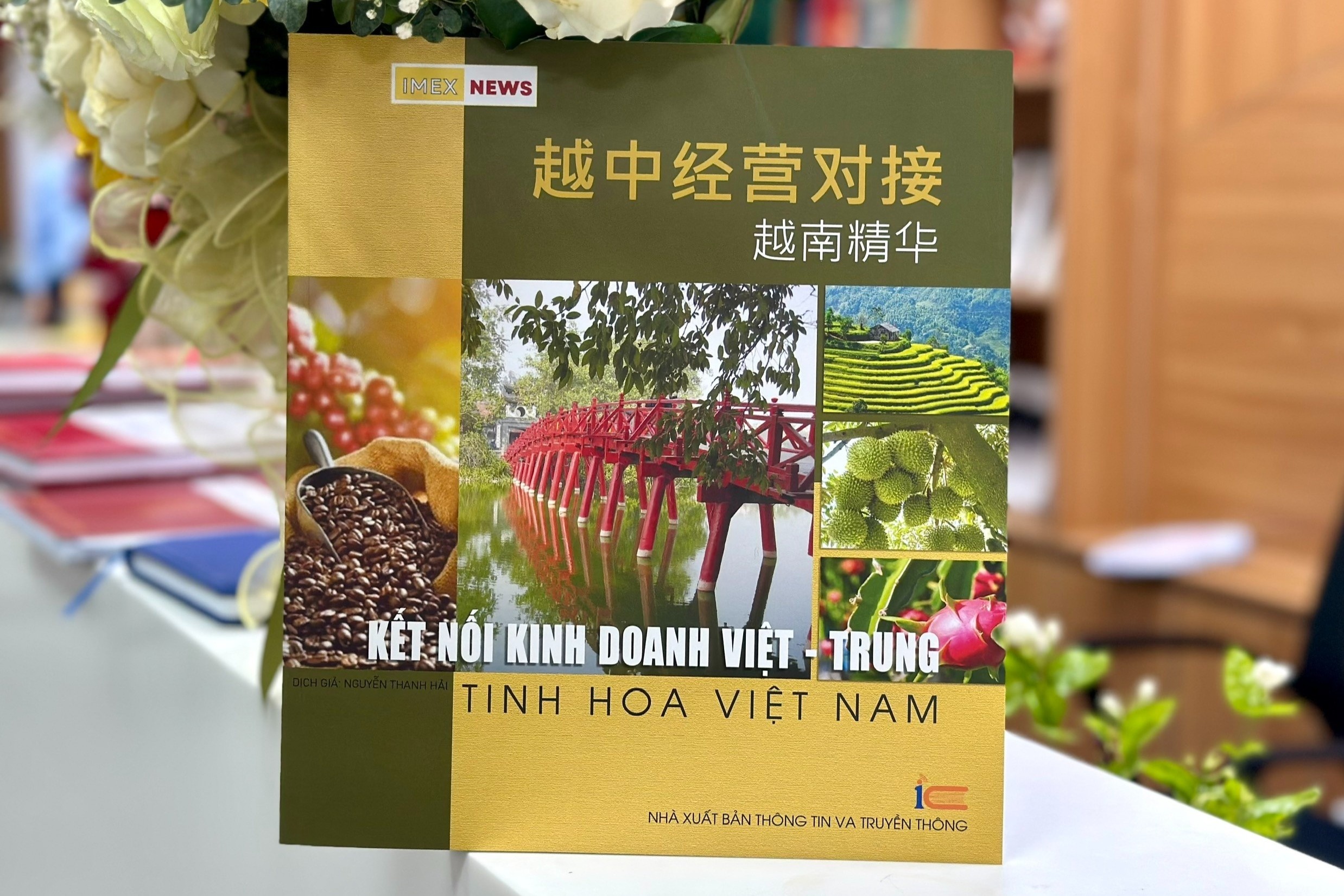 Ra mat cuon sach 'Ket noi kinh doanh Viet - Trung: Tinh hoa Viet Nam' hinh anh