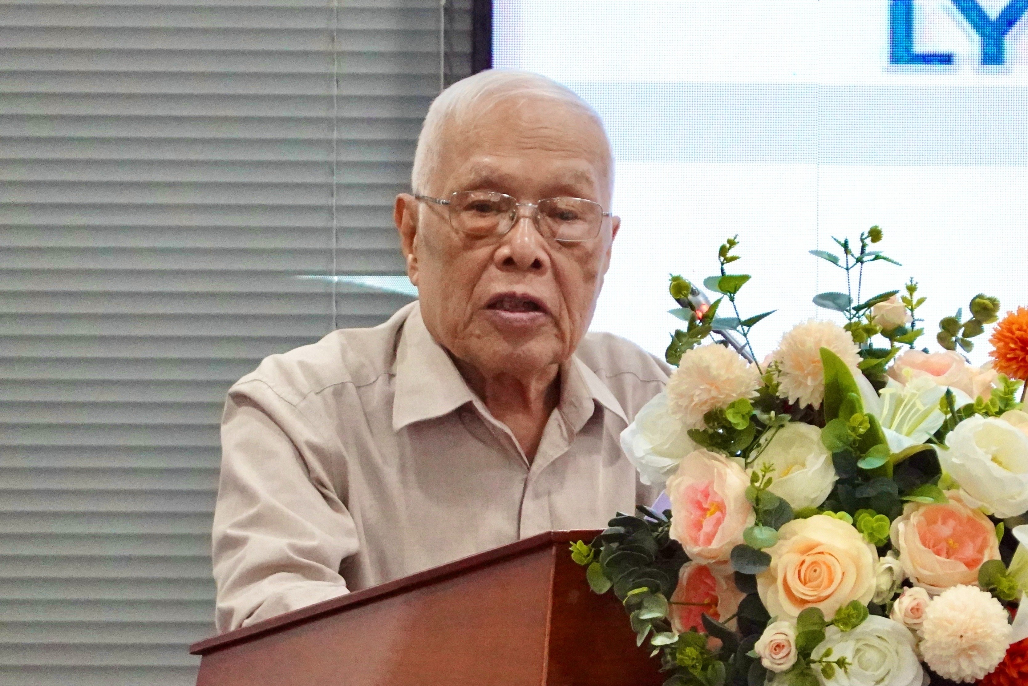 Phe binh mang tac dong gi toi dien mao van chuong? hinh anh