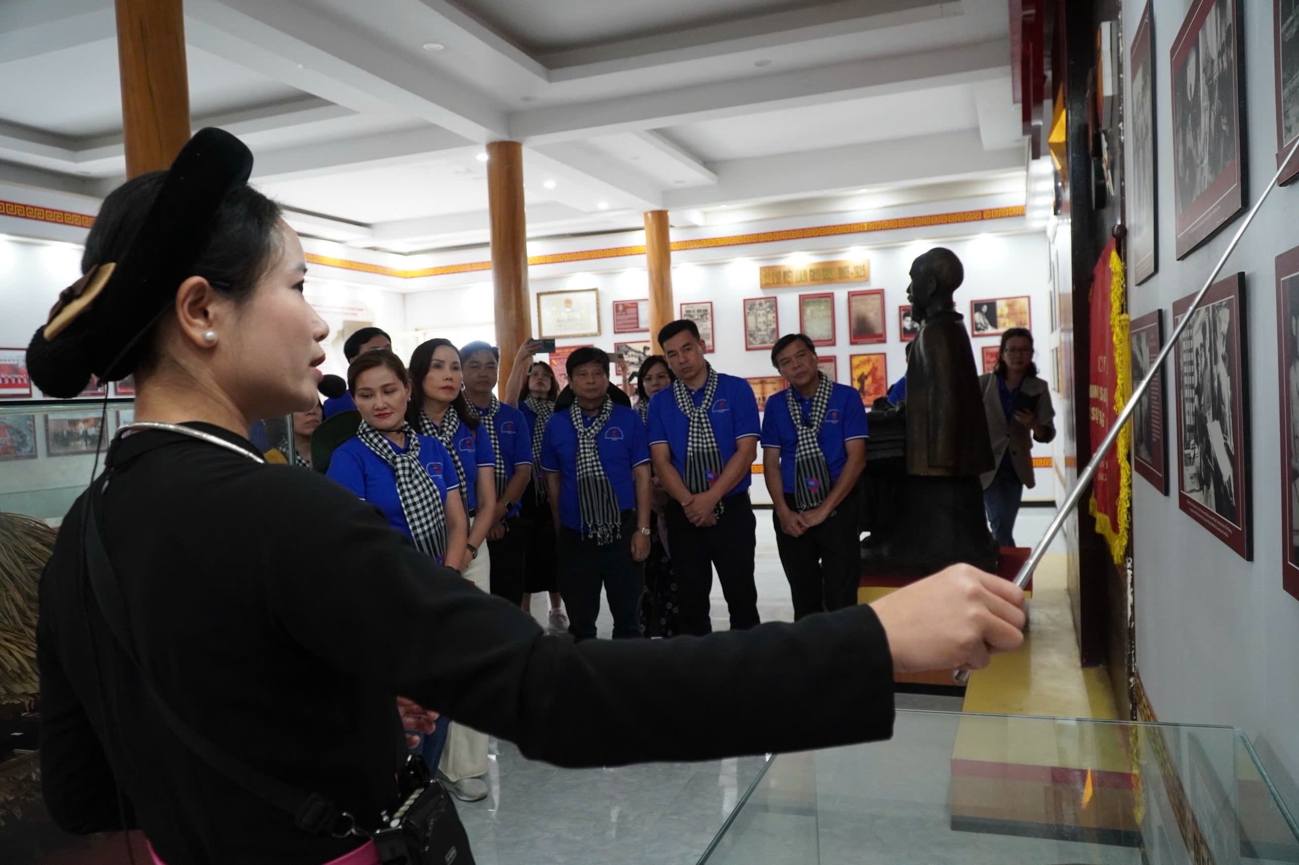 hanh trinh ve nguon anh 10