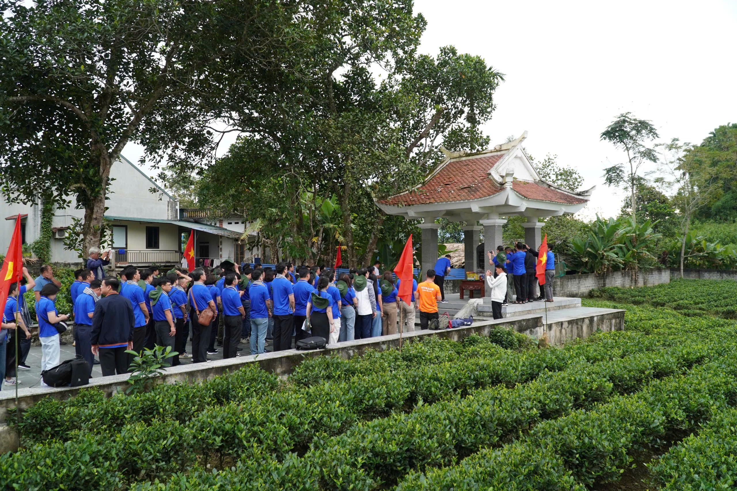 hanh trinh ve nguon anh 1