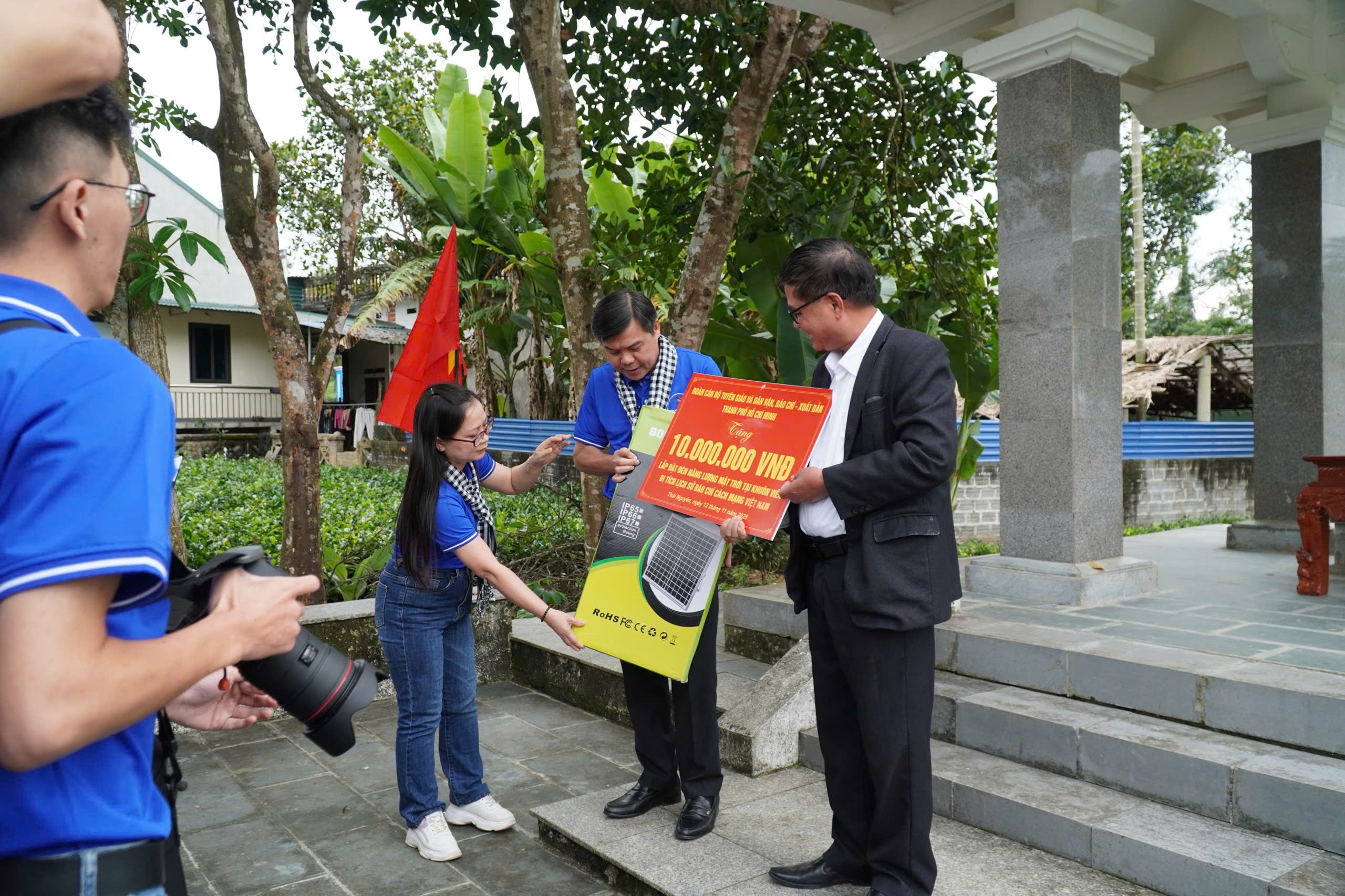 hanh trinh ve nguon anh 6