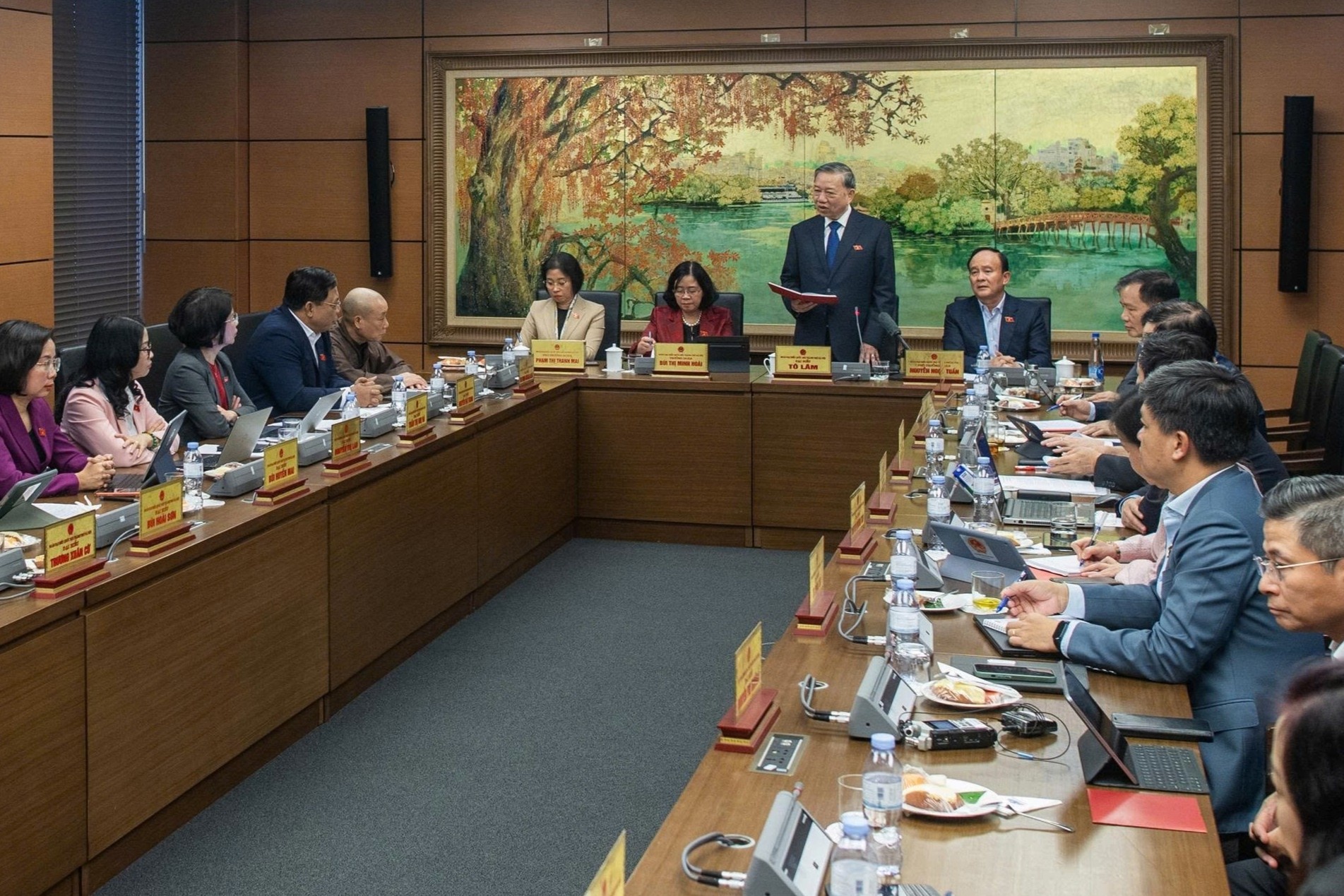 Xay dung 'cao toc so' de cham dut do dam trong rung van ban phap luat hinh anh