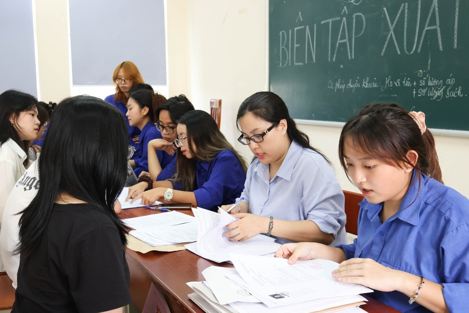 Nhung gio giang 'thuc chien' cua mot giam doc nha xuat ban hinh anh