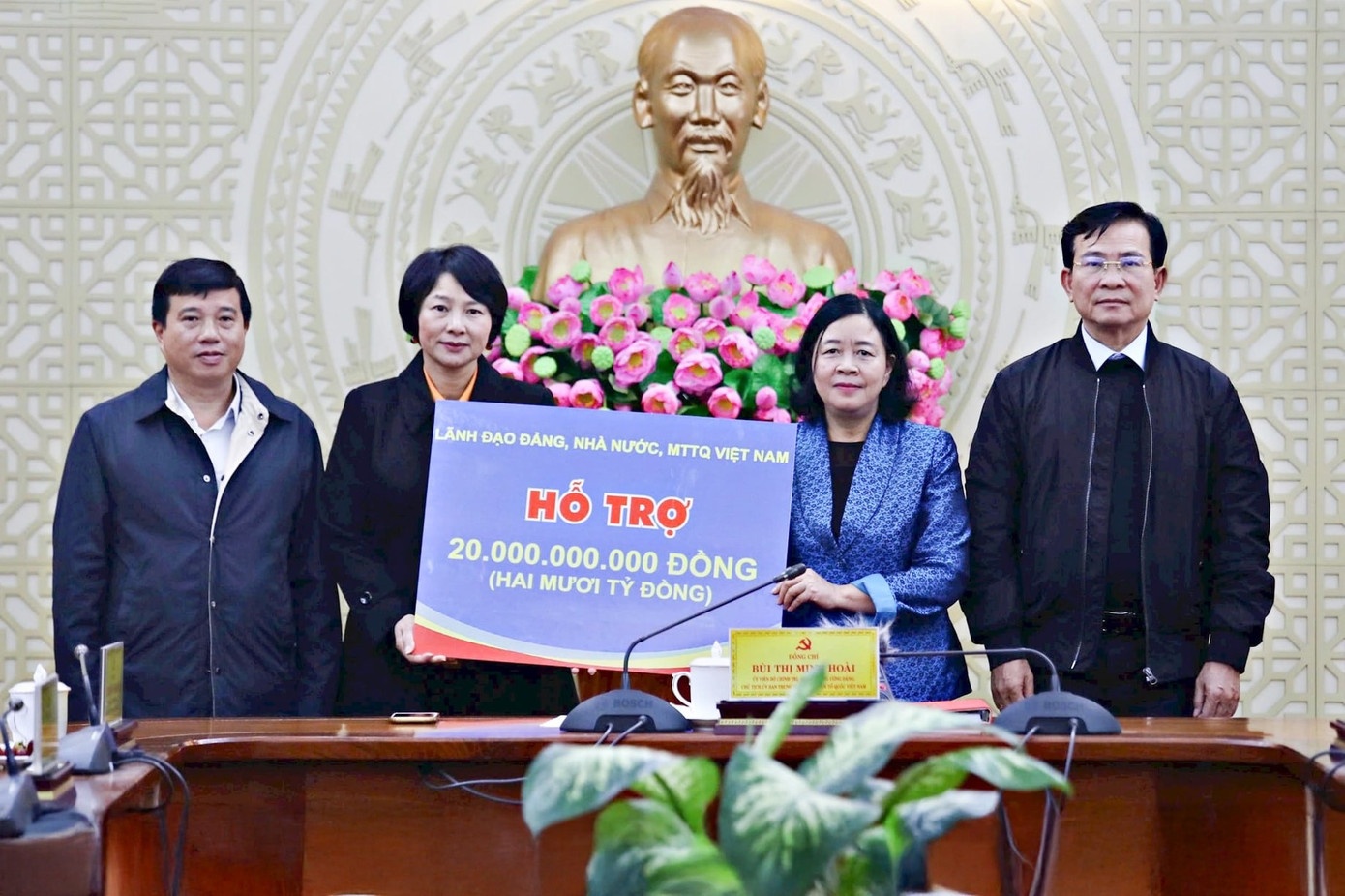 2.800 ty dong ho tro dong bao khac phuc hau qua do bao, lu gay ra hinh anh