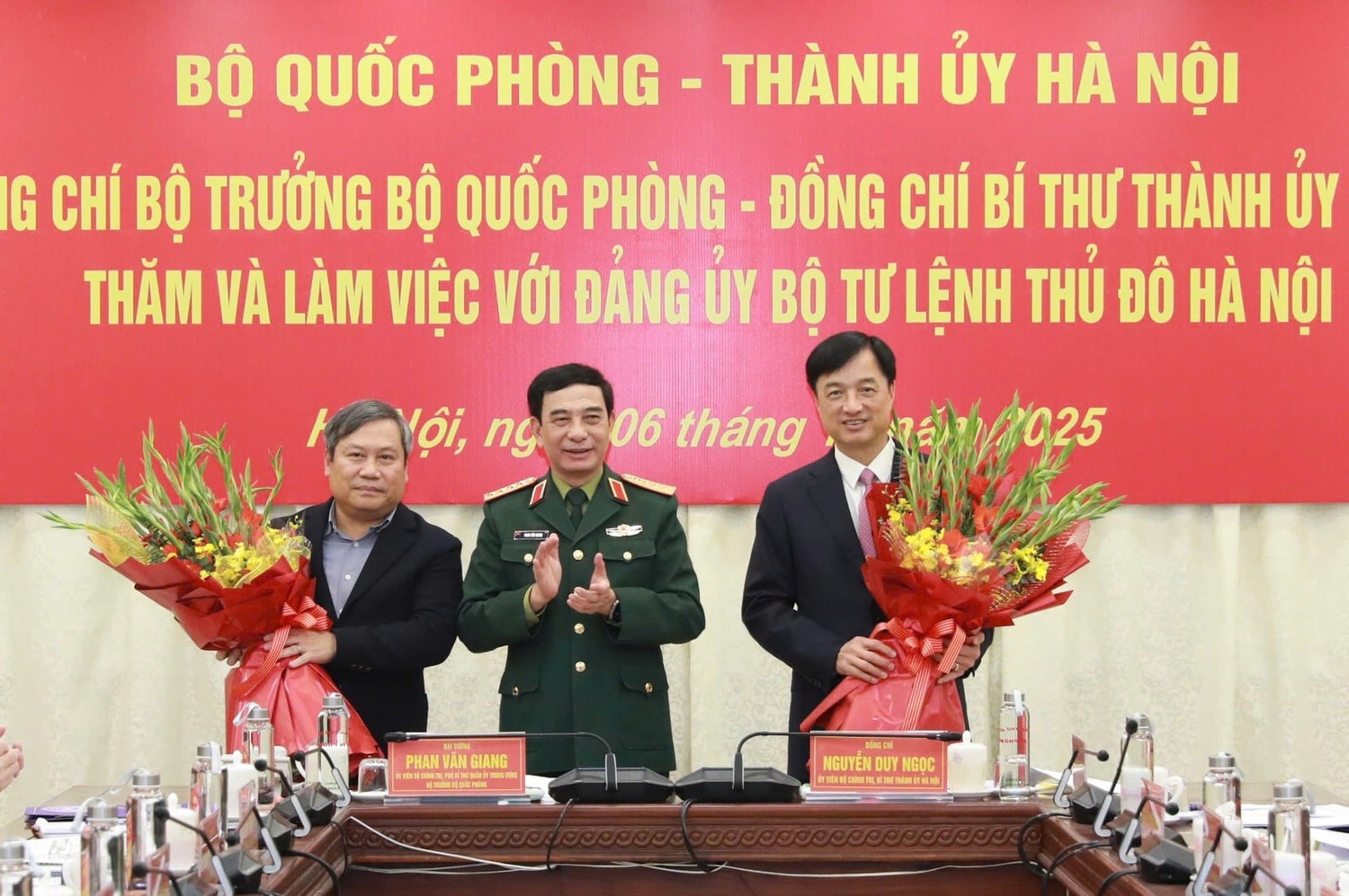 Ong Nguyen Duy Ngoc giu chuc Bi thu Dang uy Bo Tu lenh Thu do Ha Noi hinh anh