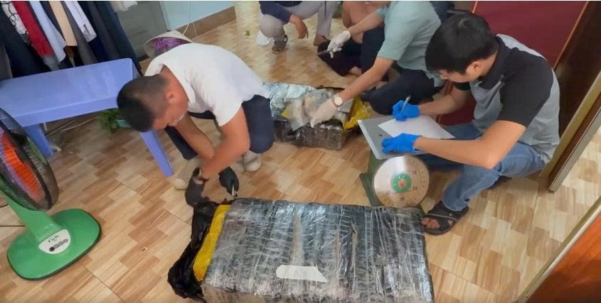 Clip Luc luong chuc nang thu giu so ma tuy lon tu vu an nghin ty hinh anh