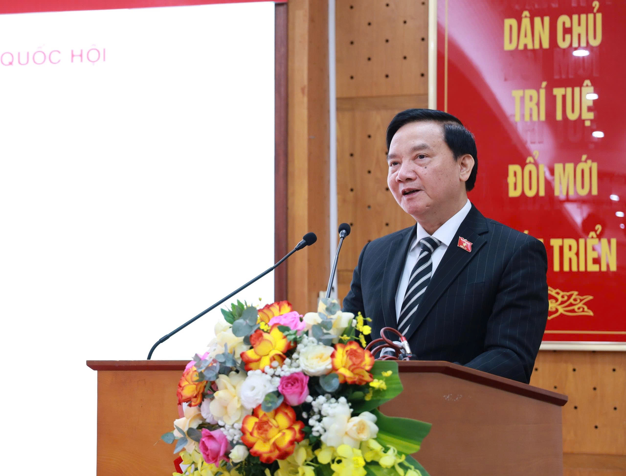 Ra mat cuon sach '80 nam Quoc hoi Viet Nam - Nhung dau an lich su' hinh anh