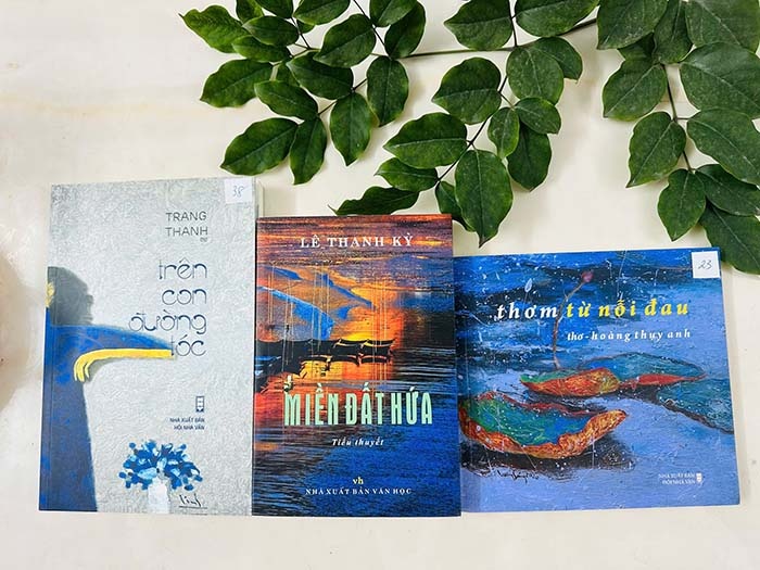 Hoi Nha van Viet Nam cong bo giai thuong Van hoc 2025 hinh anh