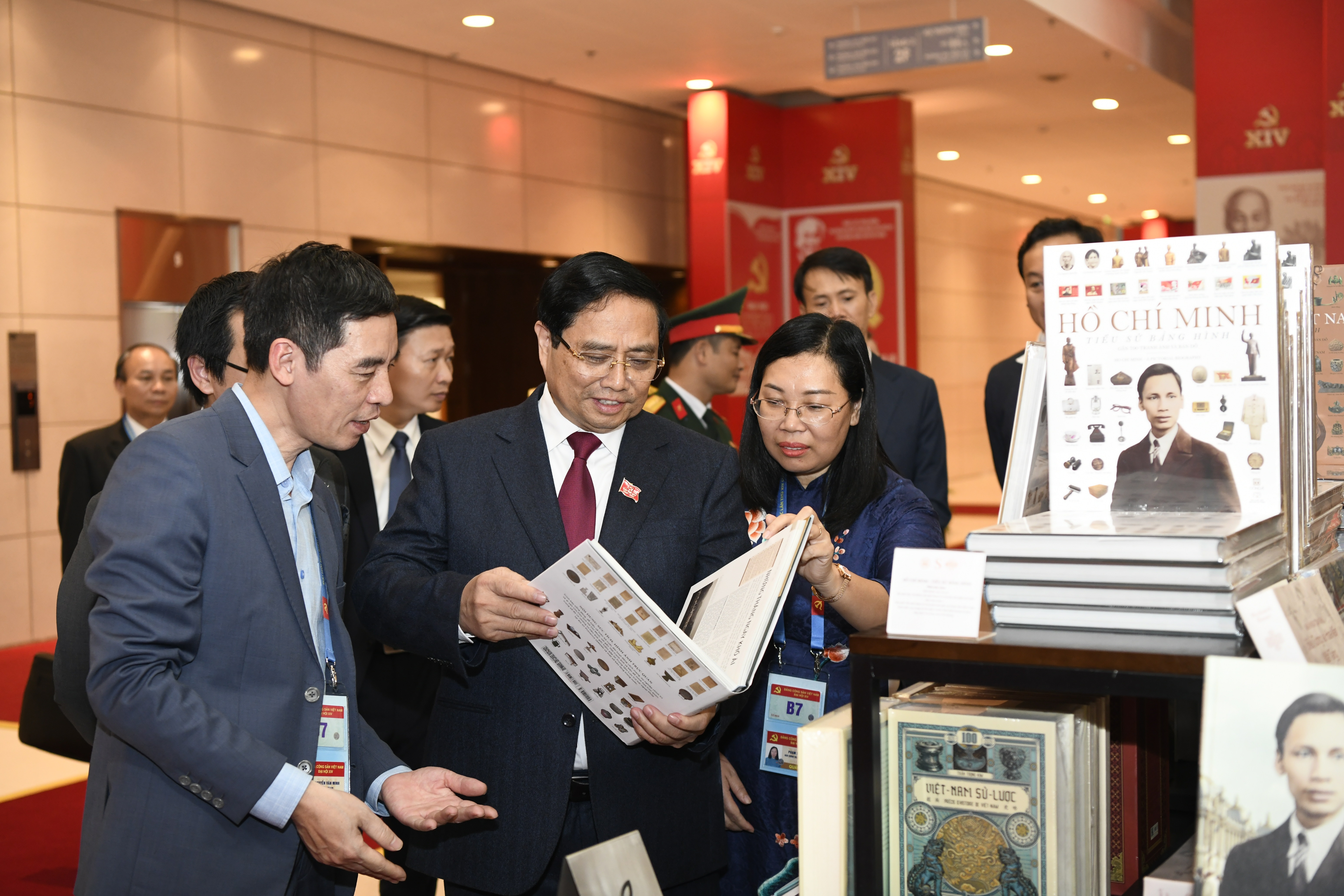 Moc quan trong cu the hoa cac dinh huong phat trien xuat ban hinh anh