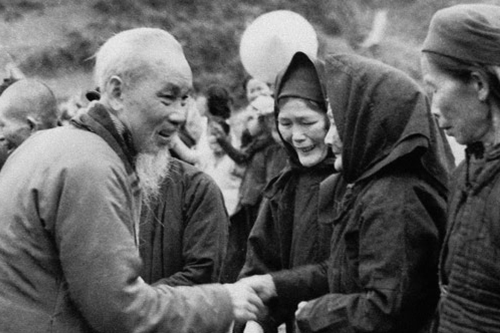 85 nam truoc, Bac Ho tro ve To quoc sau 30 nam bon ba hinh anh