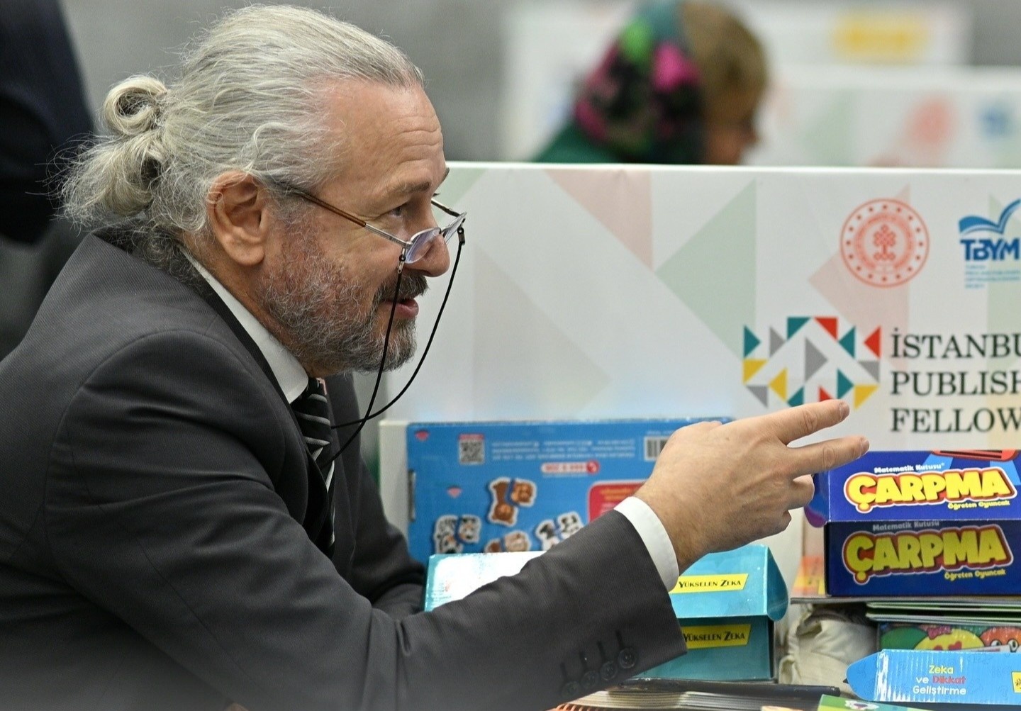 Thi truong sach anh 5