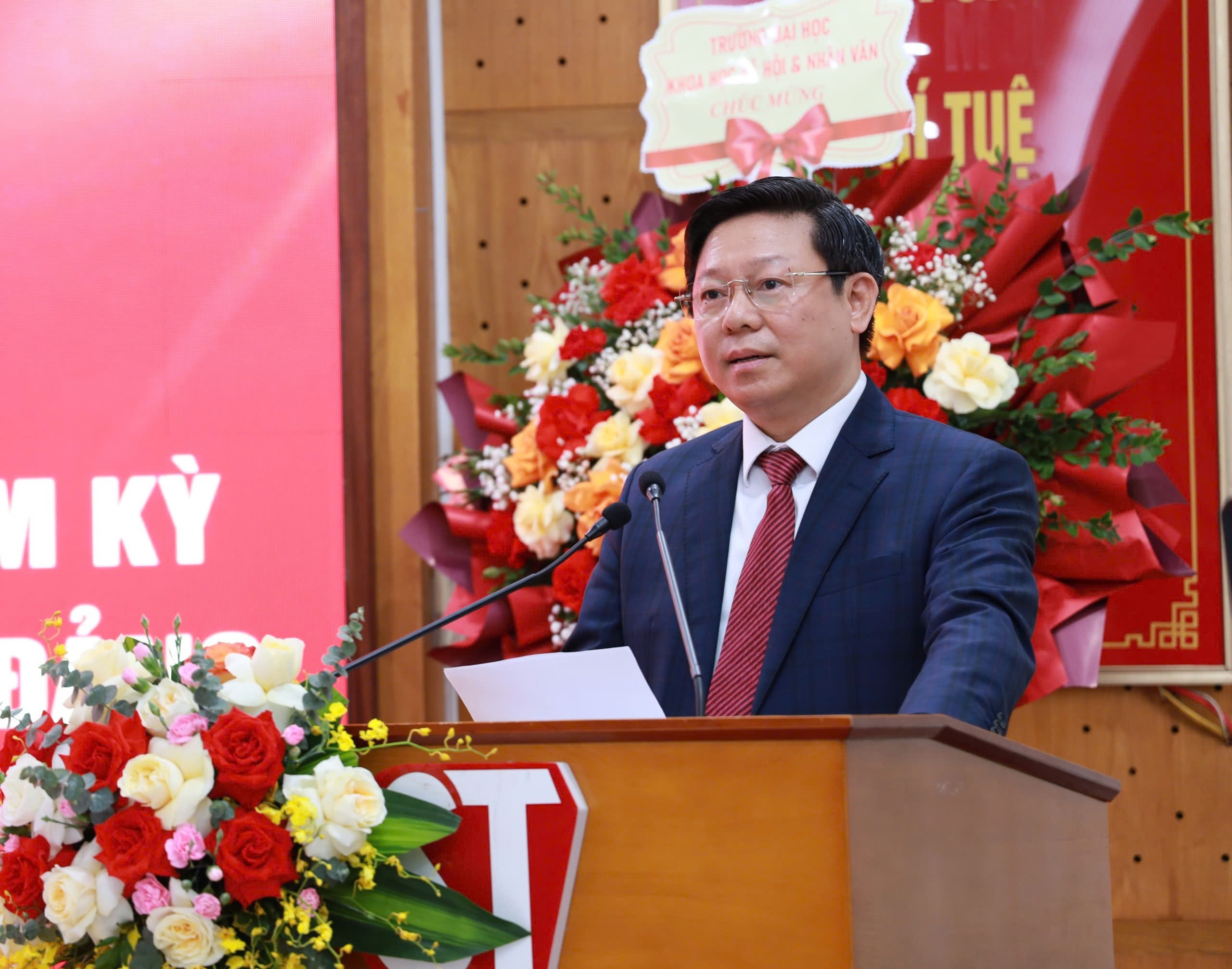 Dau an thanh tuu nhiem ky Dai hoi dai bieu toan quoc lan thu XIII hinh anh