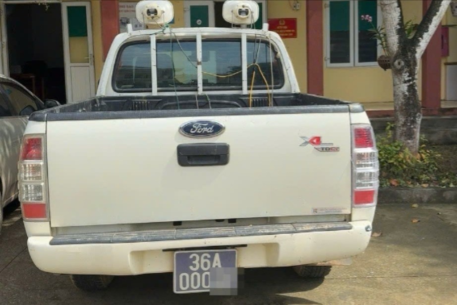 Xe bien xanh bi 'to' vi pham giao thong, tai xe bi phat gan 40 trieu hinh anh