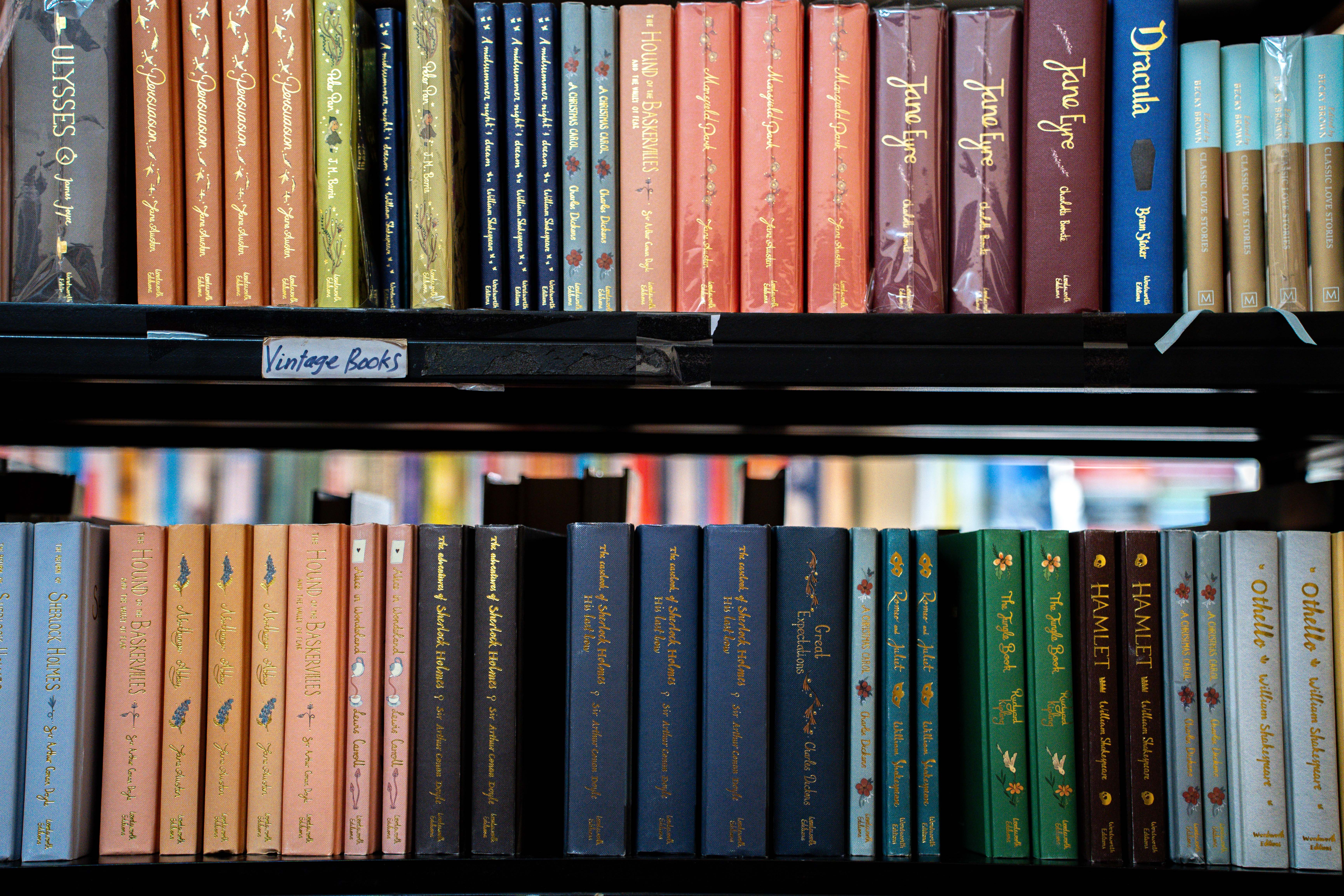 the bookworm hanoi anh 9