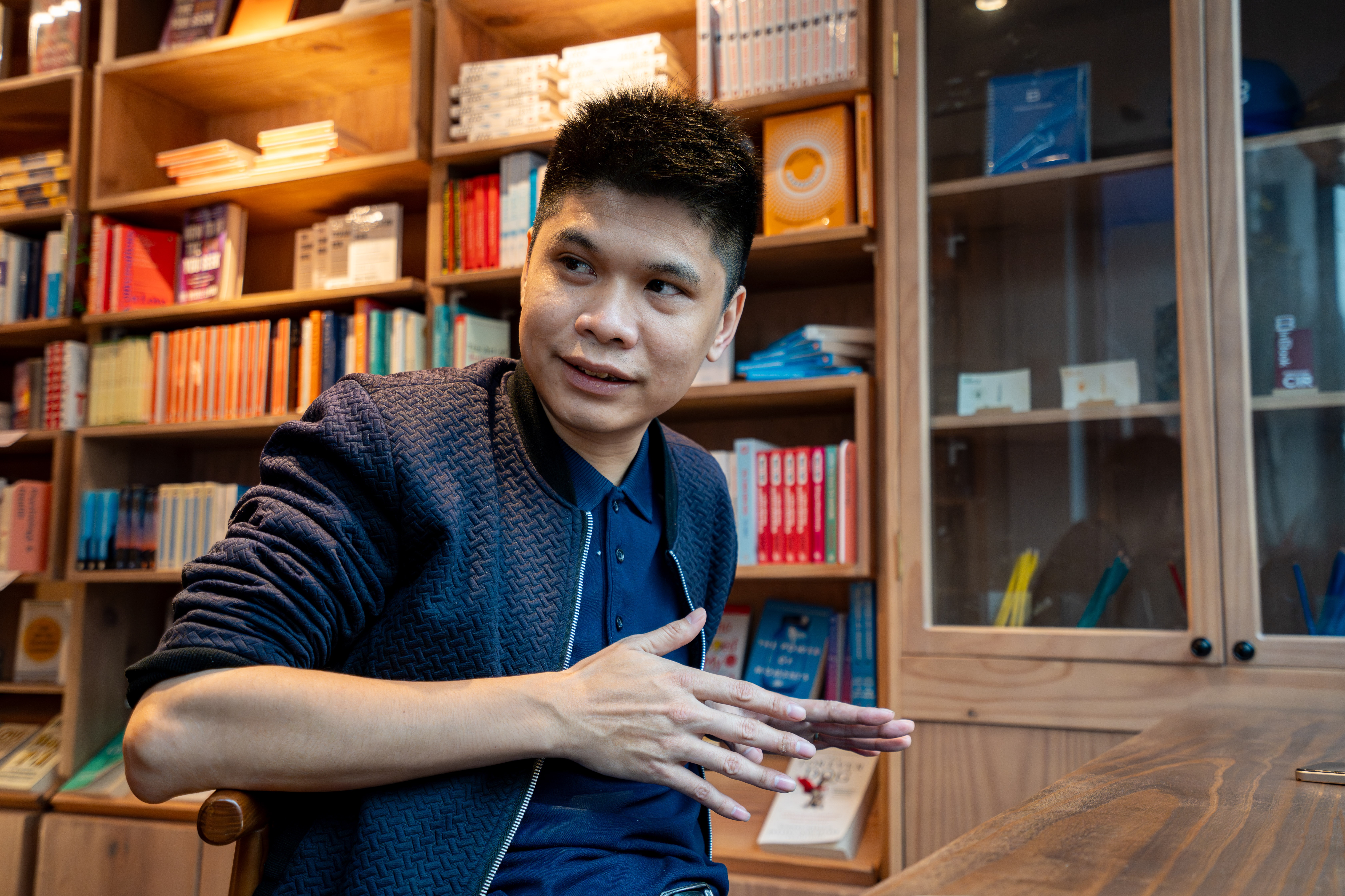 'Doc la de co tri thuc? Toi nghi doc con vi dieu lon lao hon the' hinh anh