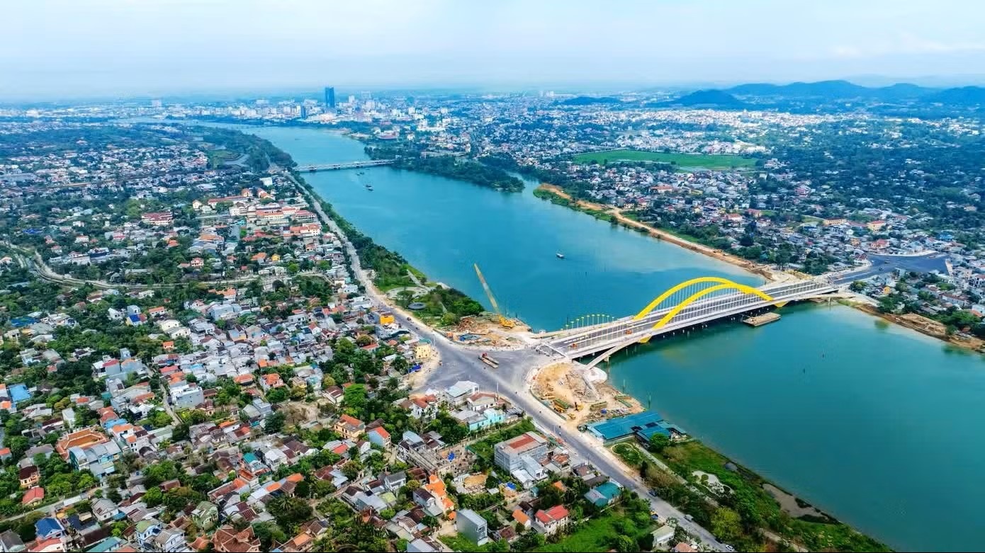 Hue ap lenh cam xe tai tu 3,5 tan hinh anh