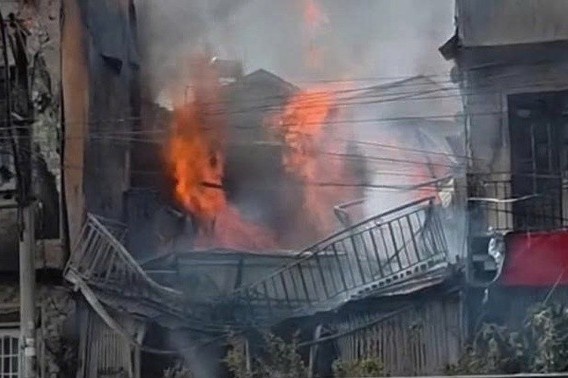 Nha go o trung tam Da Lat bi thieu rui hinh anh