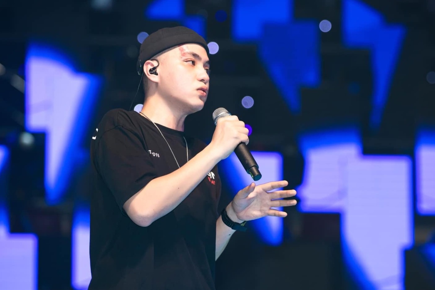 Sap dien ra dem nhac co Kien Trinh, Vuong Binh, huong ung Ngay Sach hinh anh