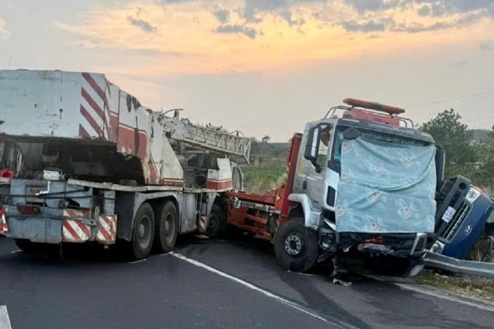 Xe cuu ho gap nan tren cao toc Phan Thiet - Dau Giay hinh anh