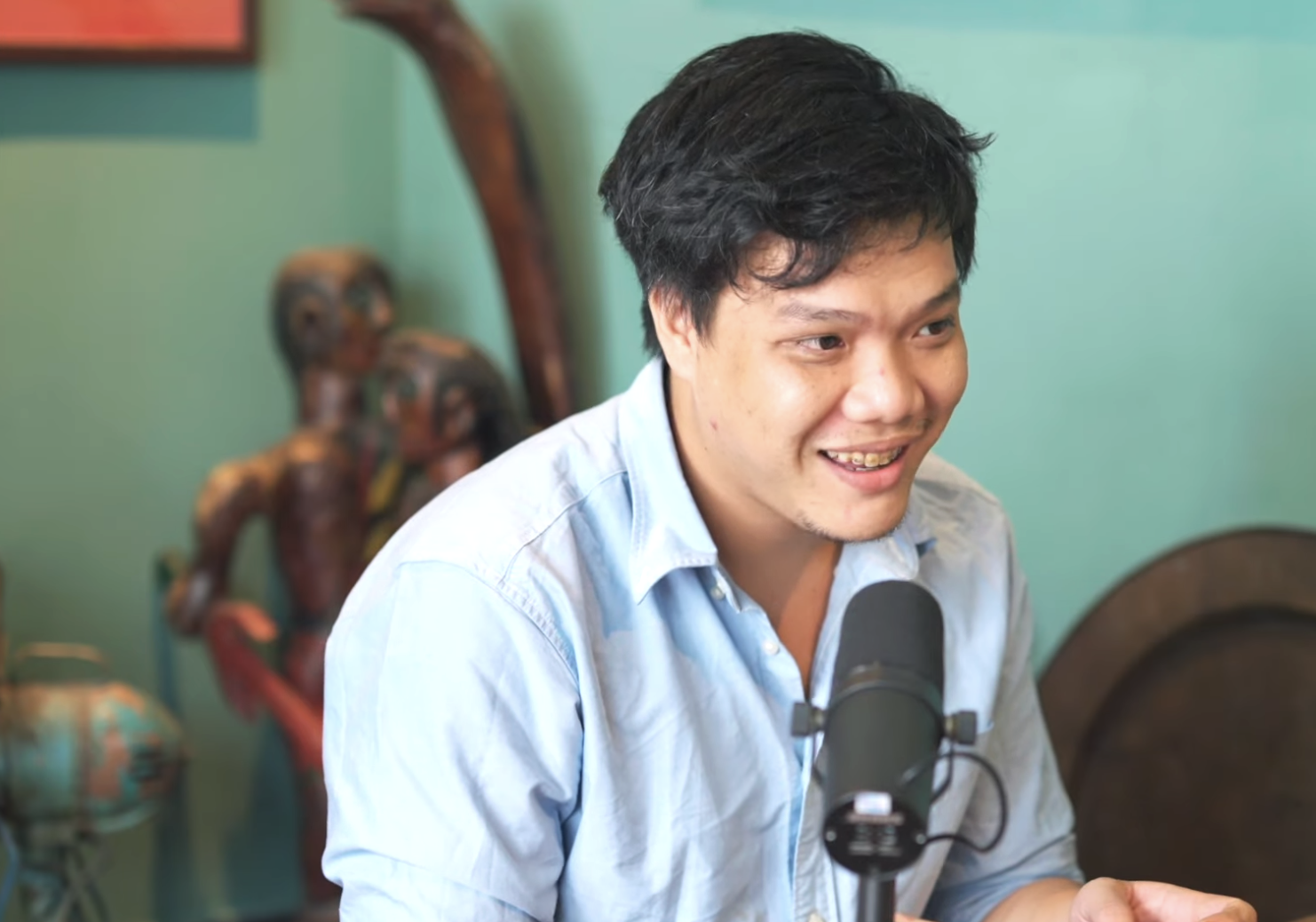 Nha bao Dinh Duc Hoang dat cau hoi ve su that trong tieu thuyet moi hinh anh