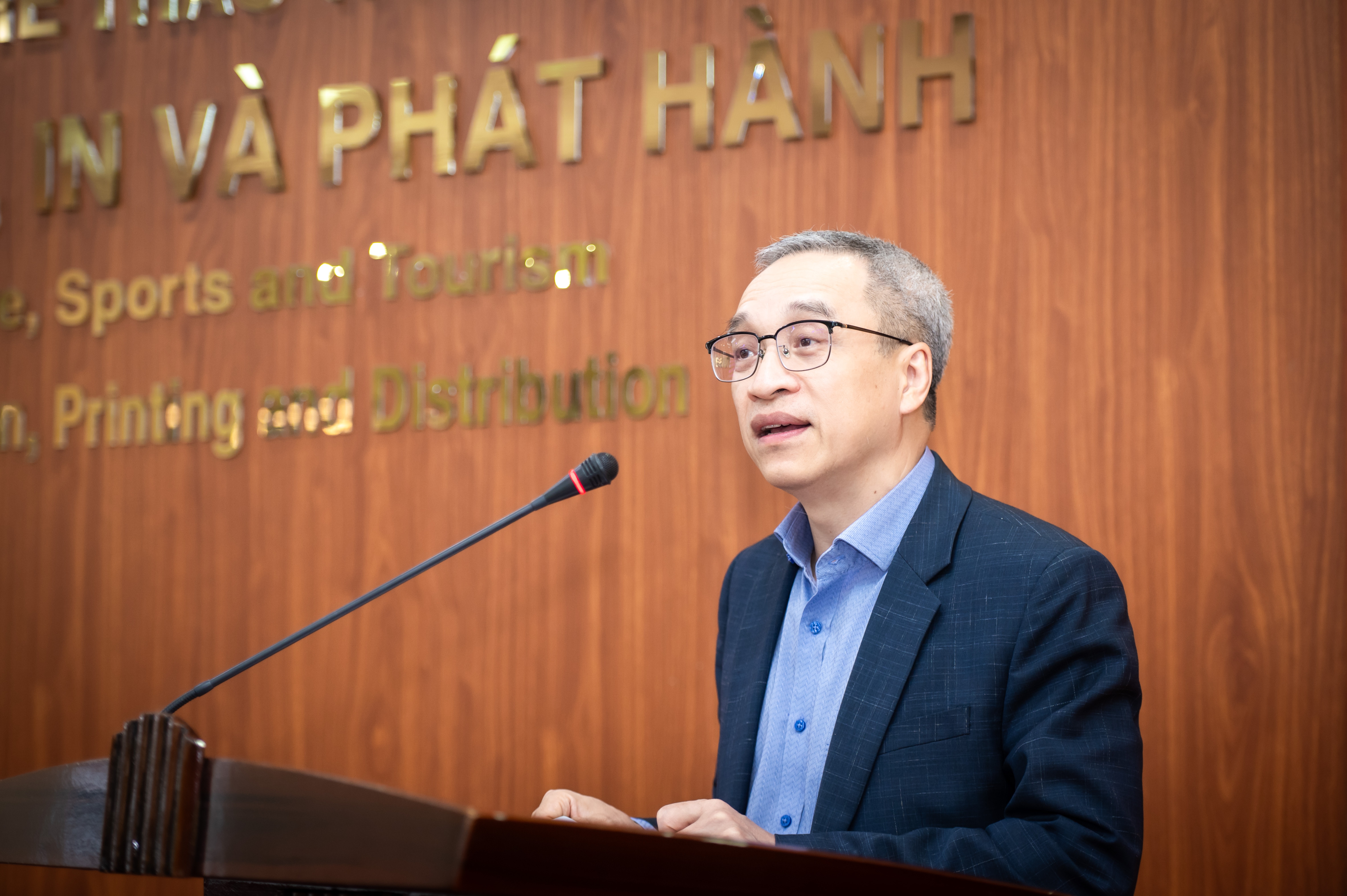 luat xuat ban anh 13