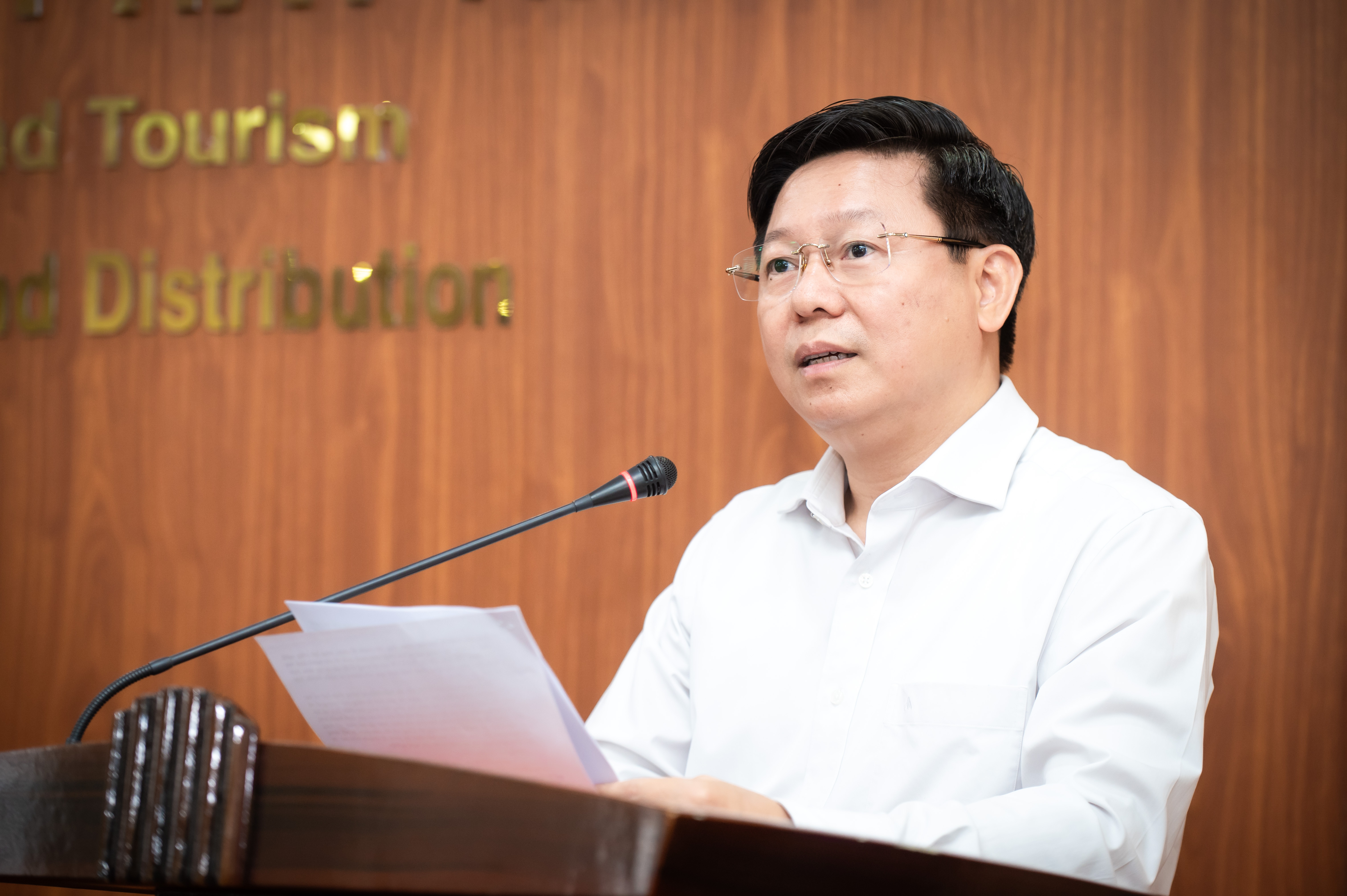 Lay y kien ve du thao Luat sua doi, bo sung Luat Xuat ban hinh anh