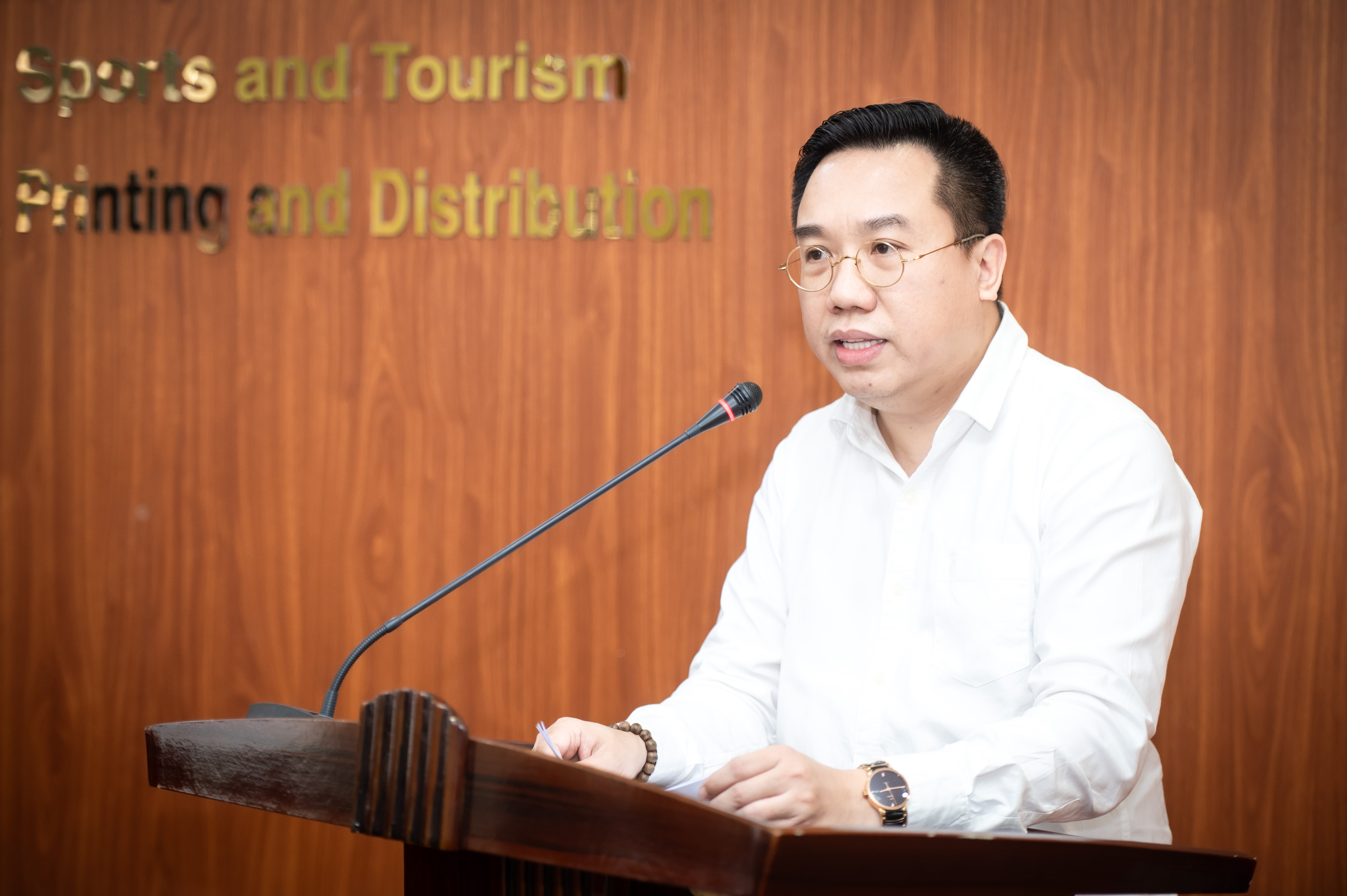 Luat Xuat ban anh 5