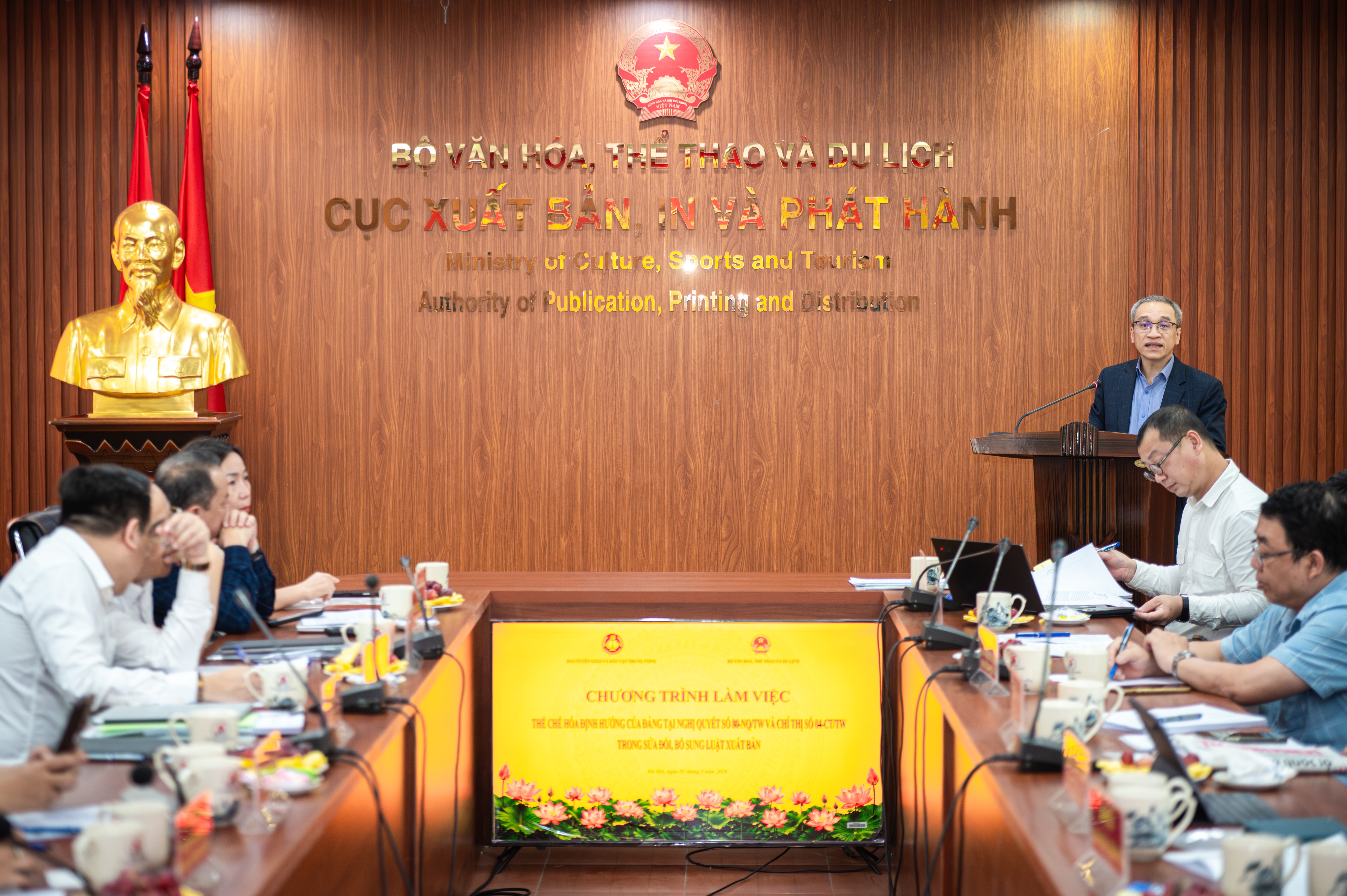 Luat Xuat ban anh 6