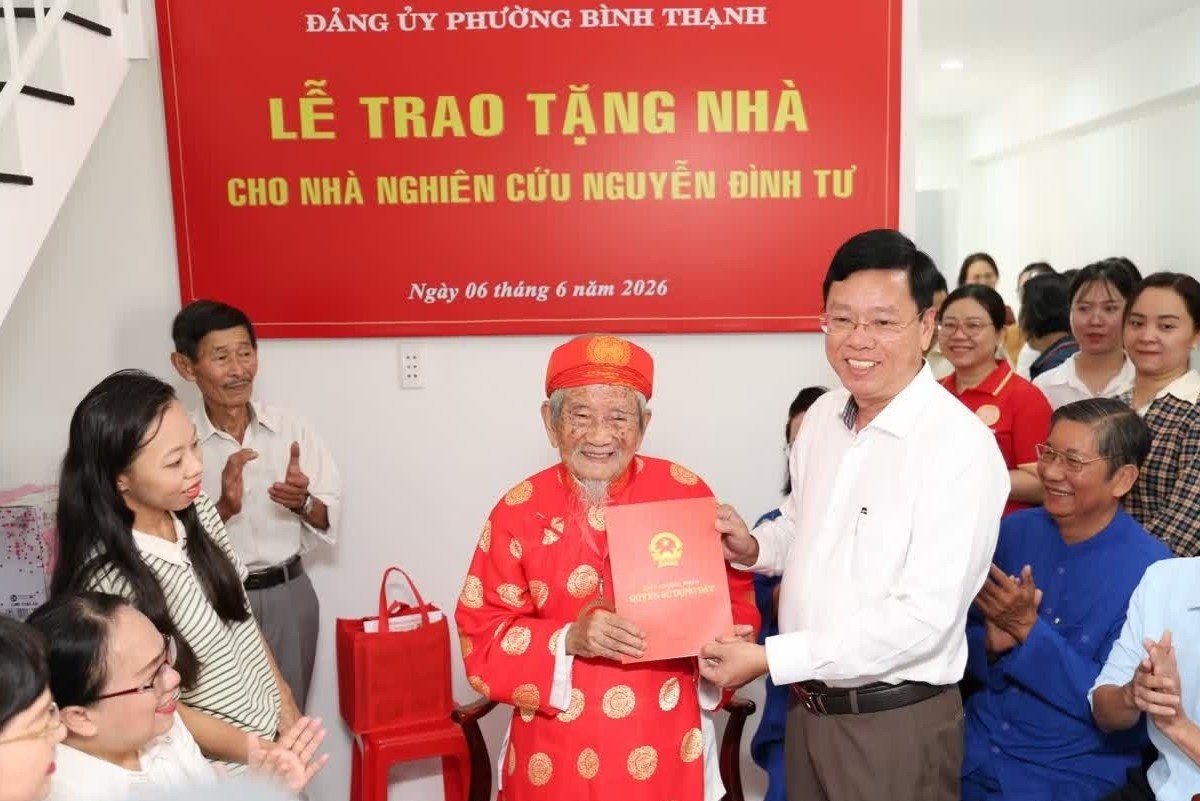 Nha nghien cuu Nguyen Dinh Tu nhan can ho nghia tinh cua TP.HCM hinh anh