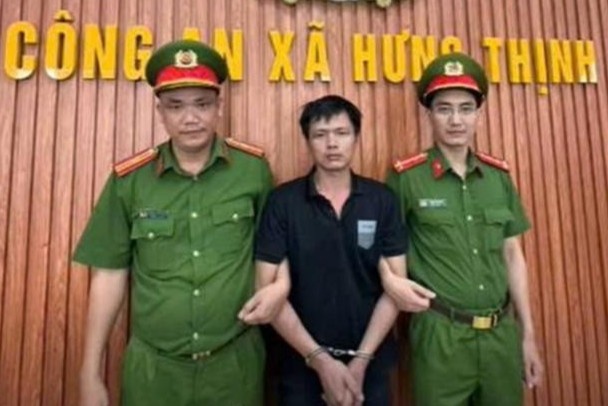 Bat ke len vao tiem vang giua dem khuya, trom tai san hon 3 ty dong hinh anh