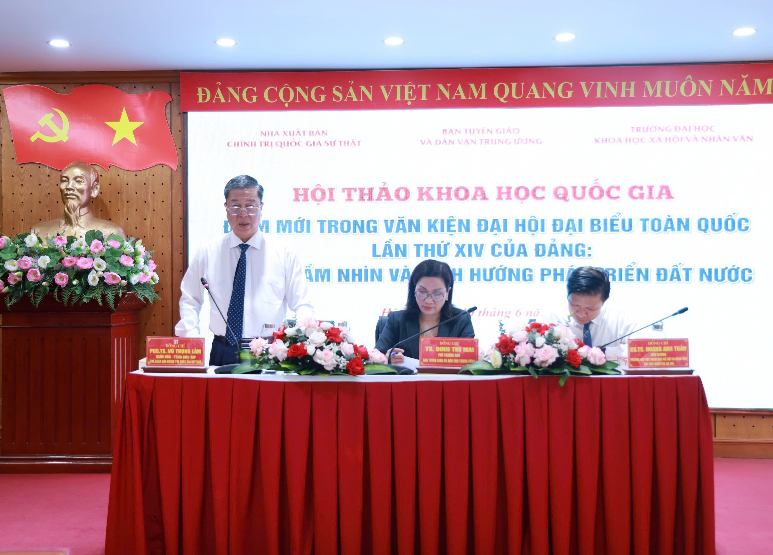 Hoi thao ve diem moi trong Van kien Dai hoi XIV cua Dang hinh anh
