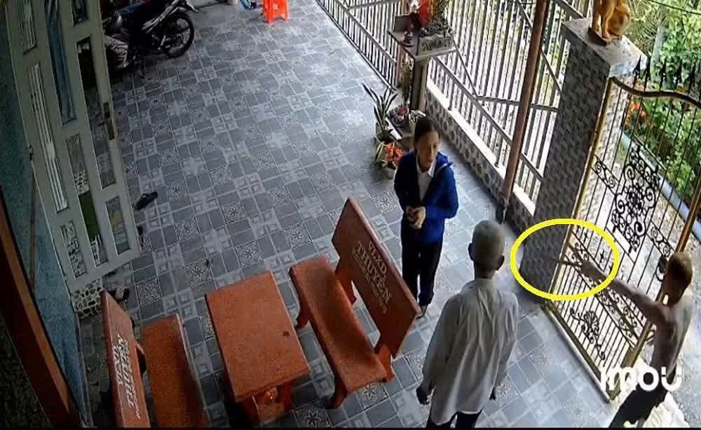 hành hung ảnh 1 hanh hung anh 1