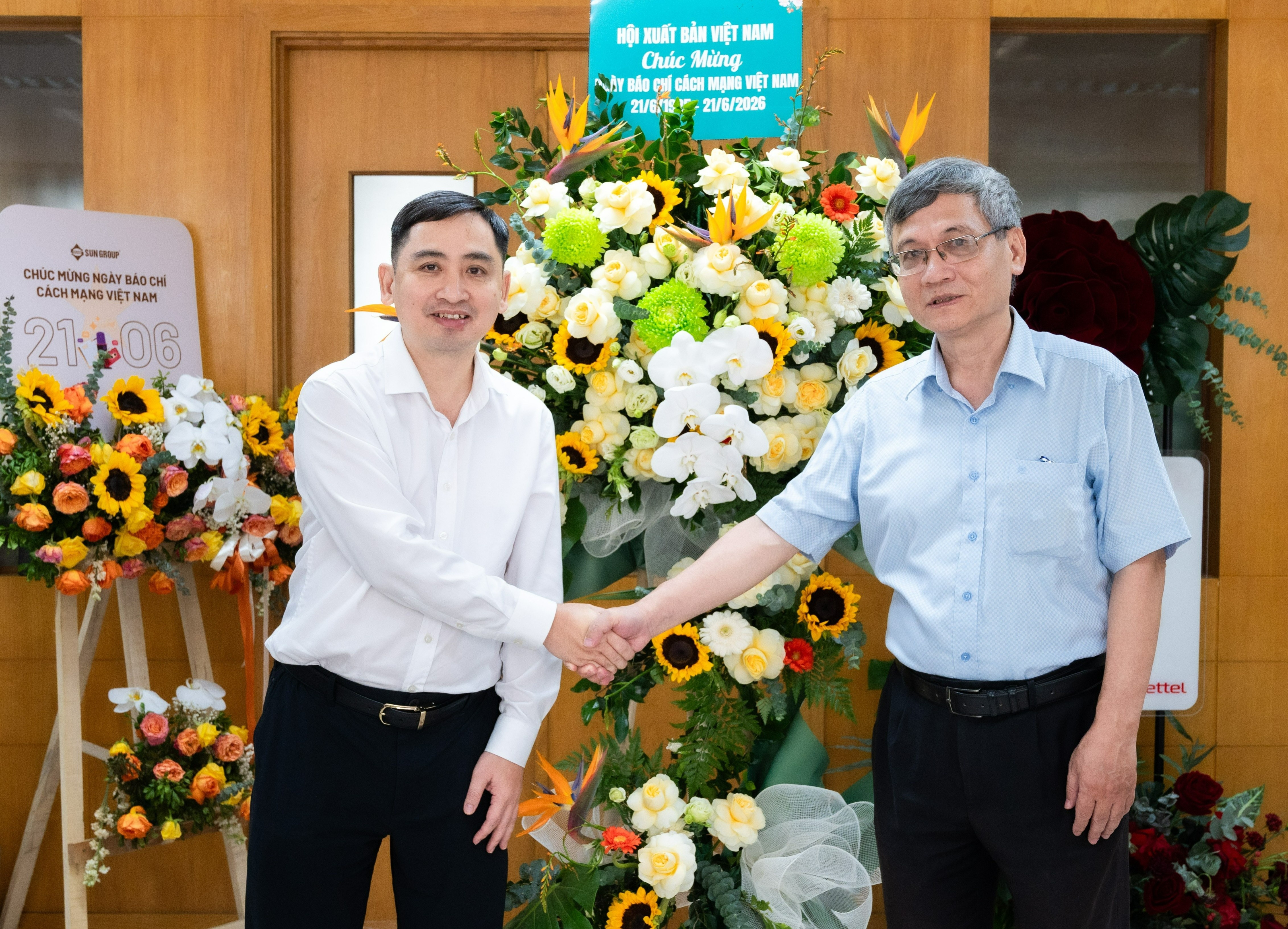 hoi xuat ban anh 1