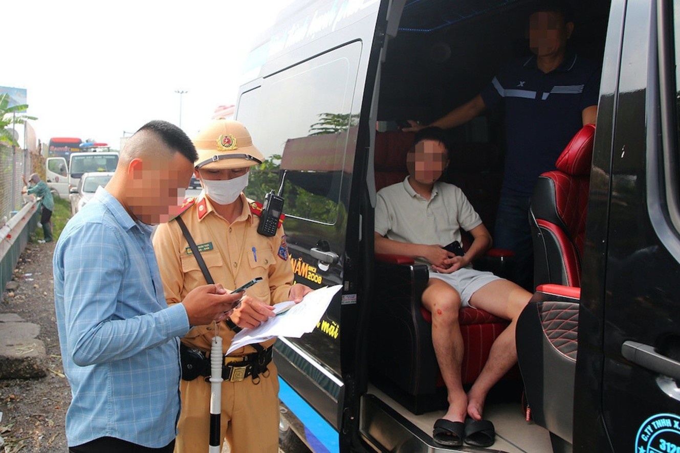 Xe hop dong phai chia se du lieu hop dong van tai voi Bo Cong an tu nam 2028 hinh anh