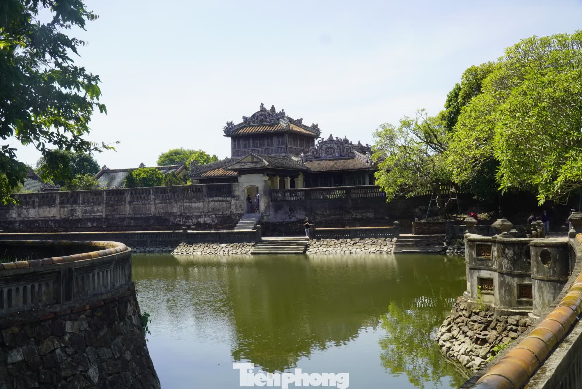 Hoang thanh Hue anh 2