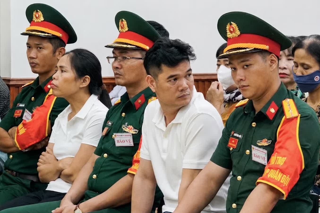 Chi gai Chu tich Tap doan Phuc Son duoc con trai nop thay 5 ty dong hinh anh