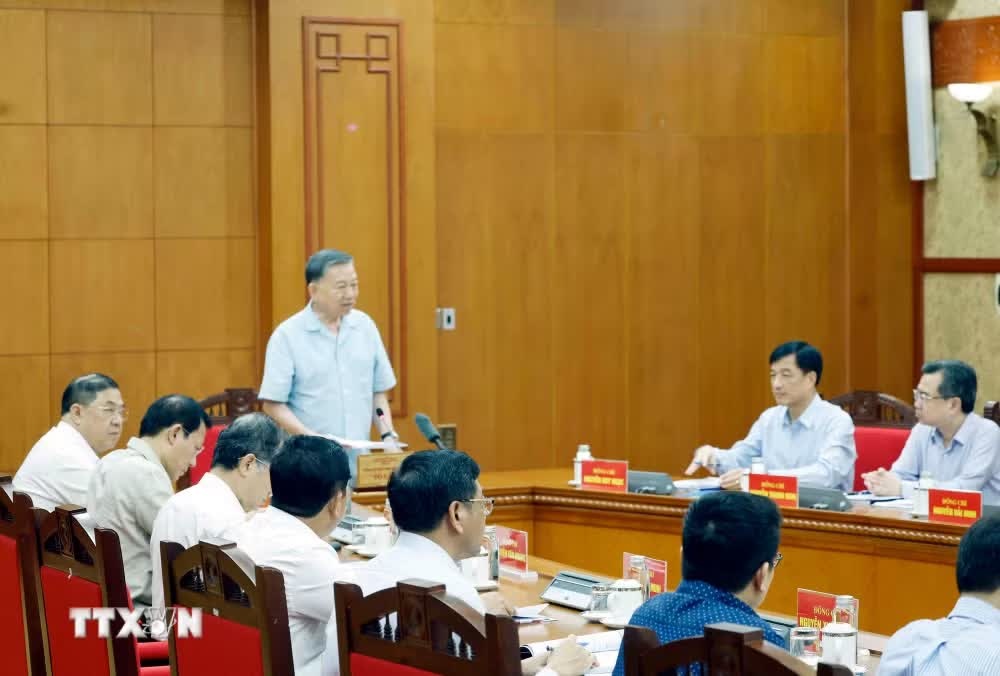 h&agrave;ng hải ảnh 2