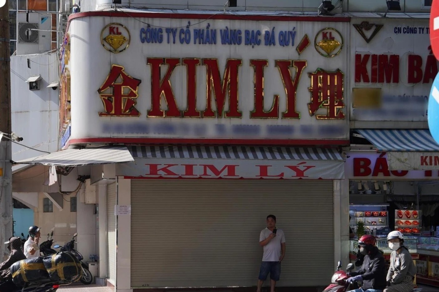 Tiệm kim cương Ngọc Châu Âu, tiệm vàng Kim Lý đồng loạt đóng cửa