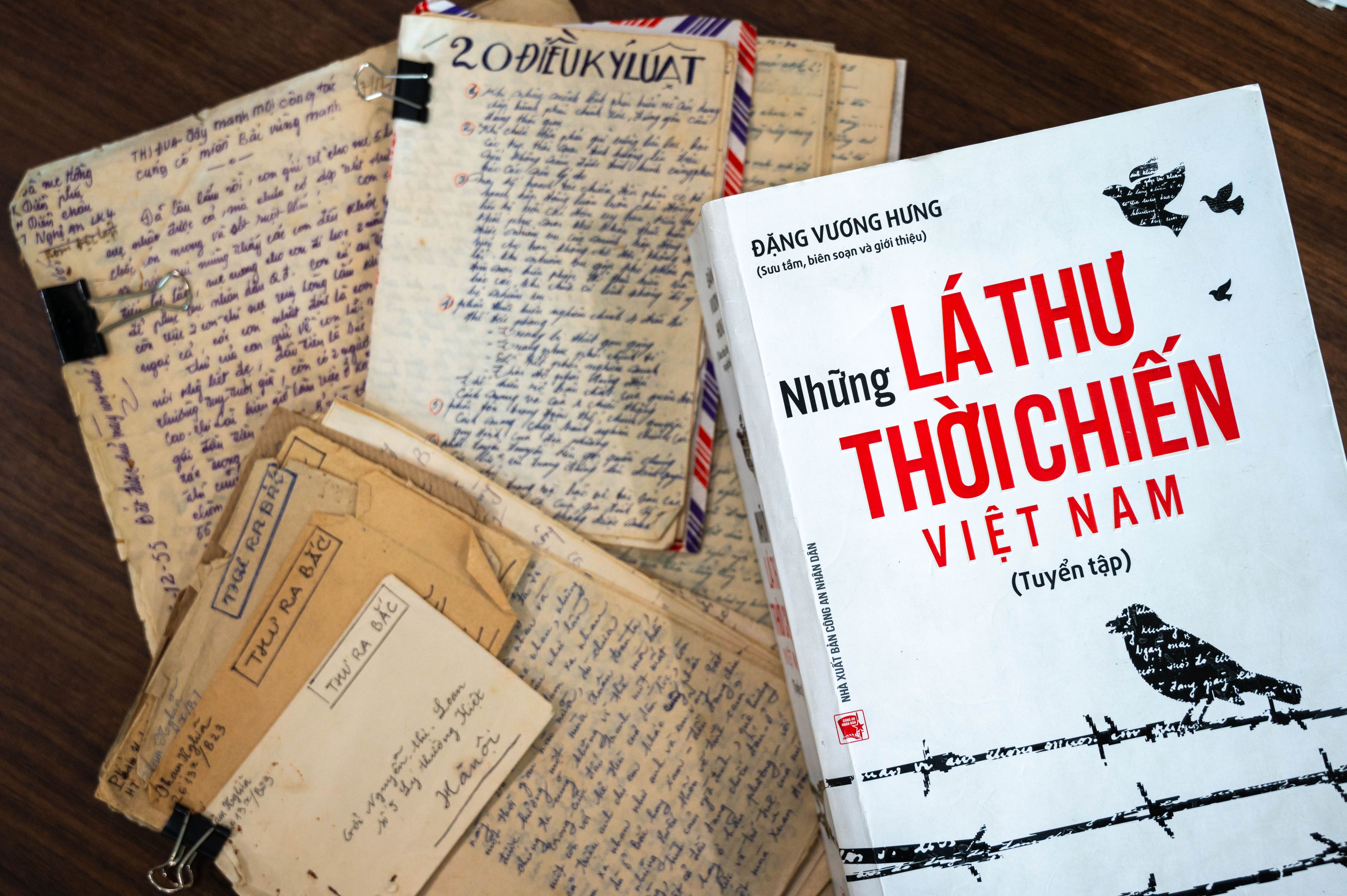 người l&iacute;nh ảnh 6