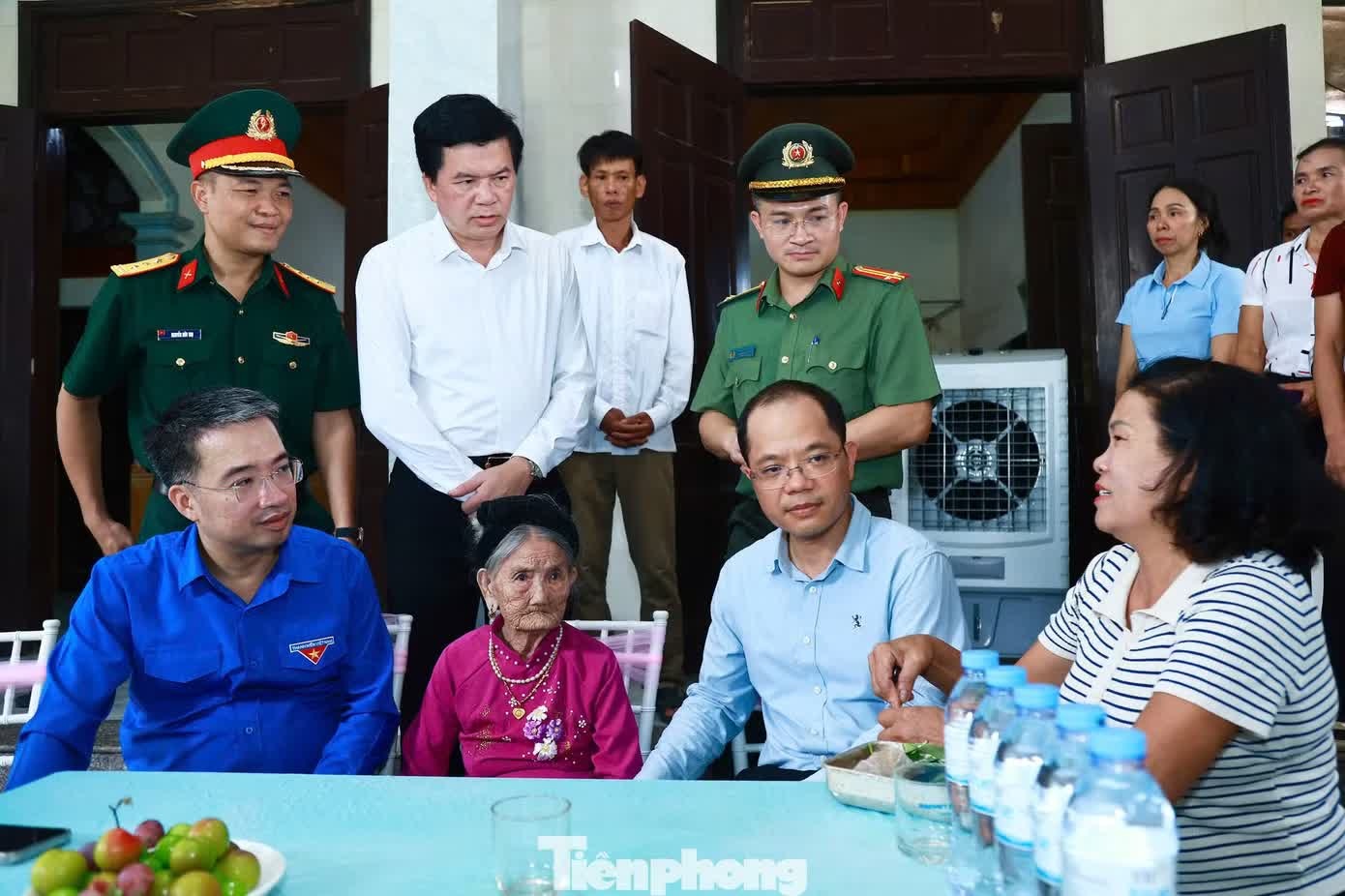 Ph&oacute; chủ tịch ảnh 10