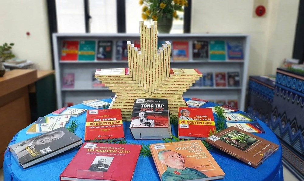 V&otilde; Nguy&ecirc;n Gi&aacute;p ảnh 1