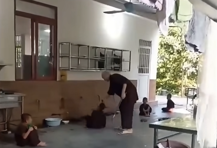 ch&ugrave;a Bầu ảnh 1