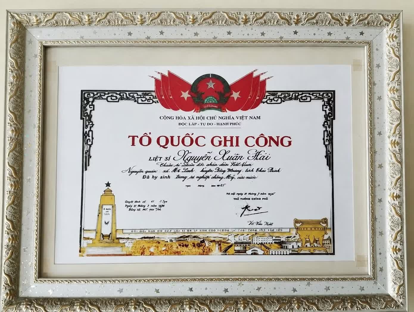 mộ liệt sĩ ảnh 4