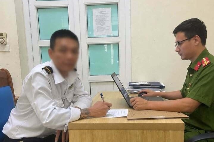 Triệu tập bảo vệ hành hung tài xế trước khu đô thị ở Hà Nội