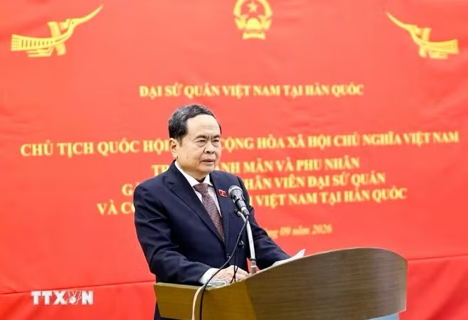 kiều b&agrave;o ảnh 1