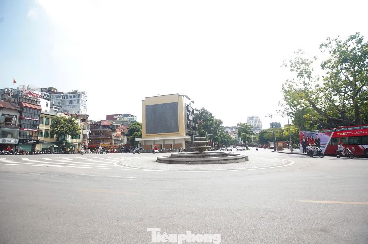 khải ho&agrave;n m&ocirc;n ảnh 1