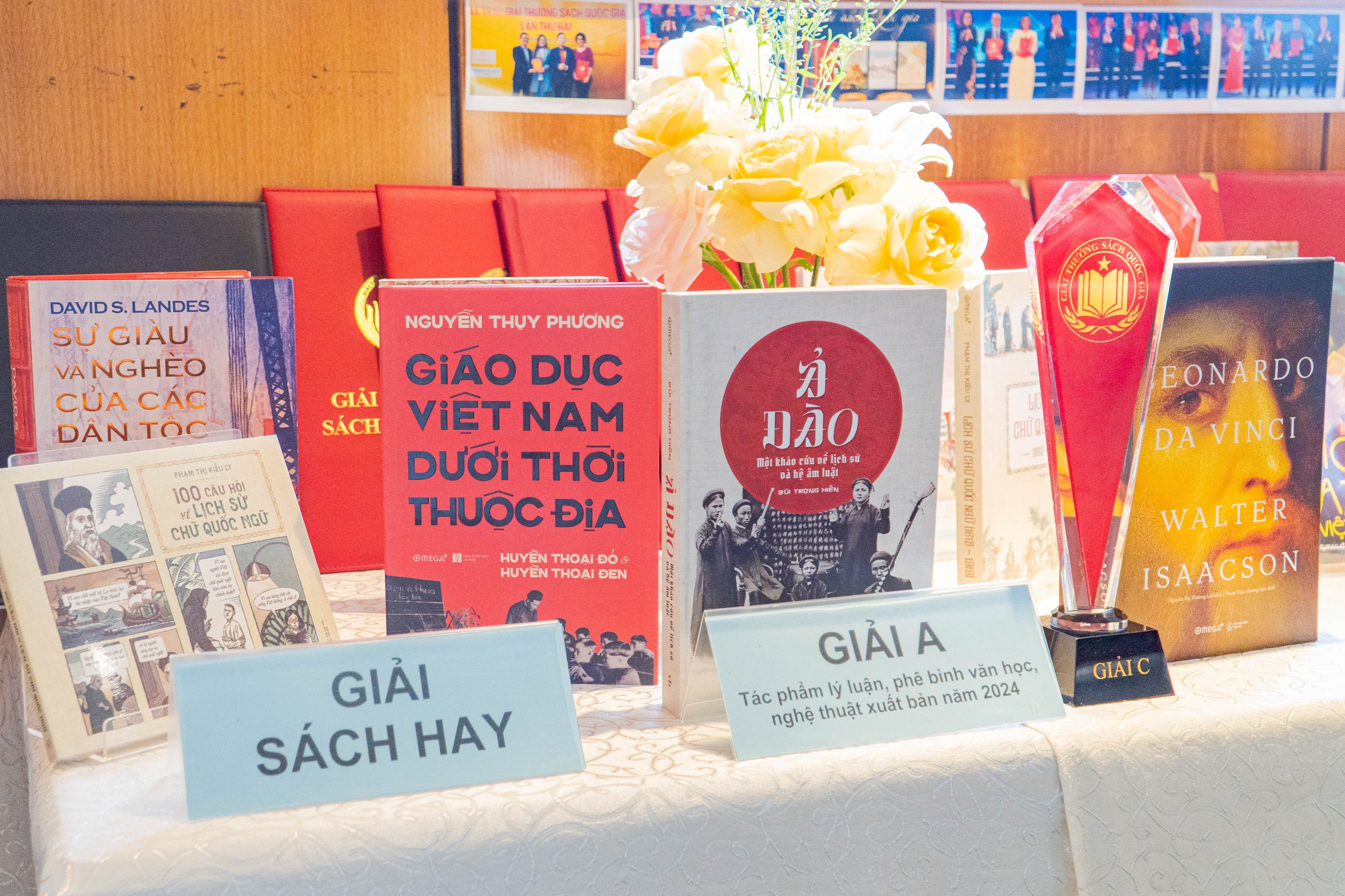 Xuất bản tri thức nền tảng: Từ những cuốn sách đến không gian tri thức