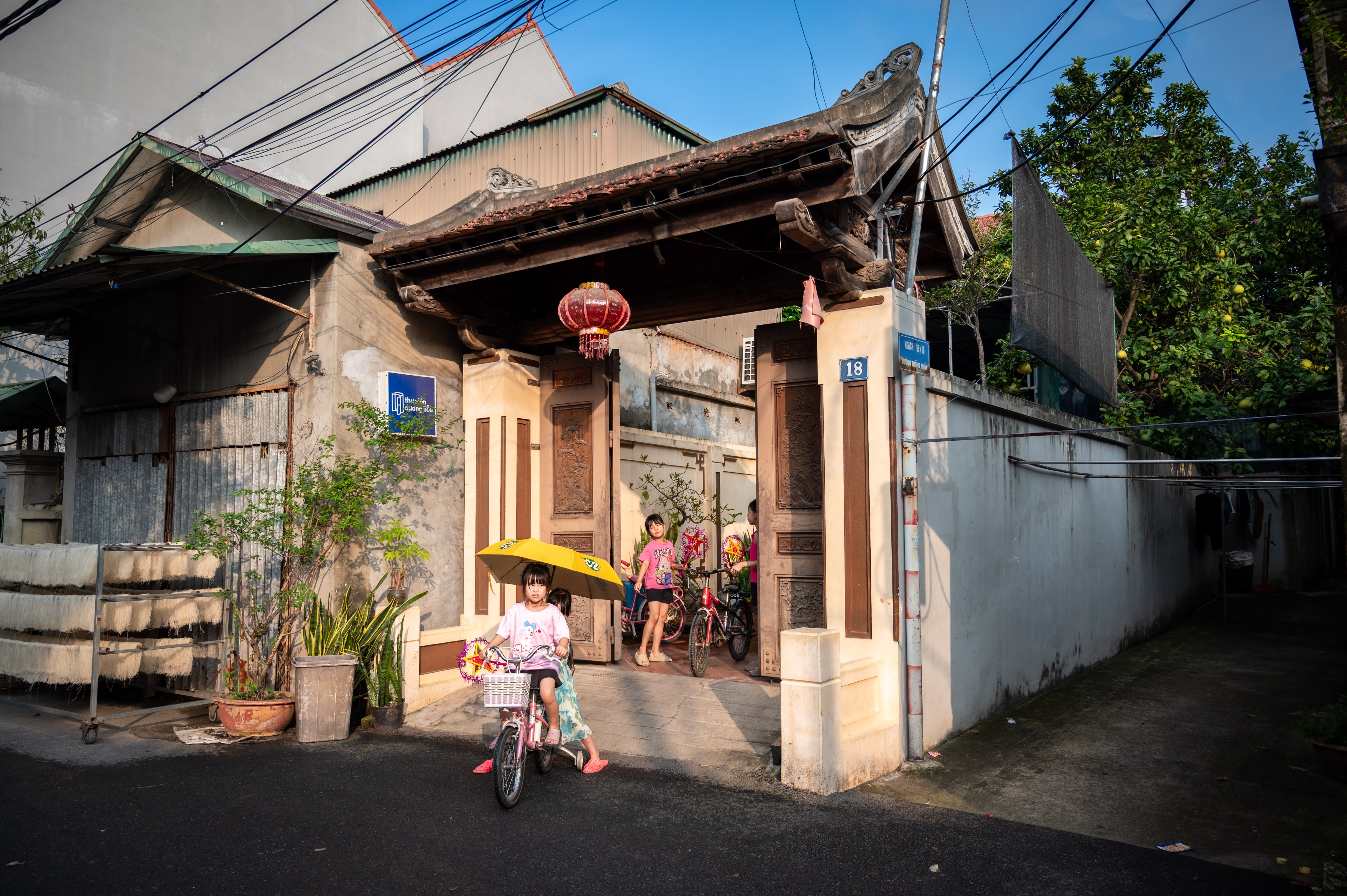 thư viện l&agrave;ng ảnh 2