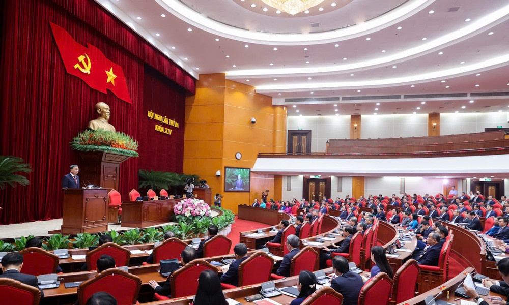 Kịp thời thay thế cán bộ thiếu bản lĩnh đổi mới, không dám quyết, không dám làm