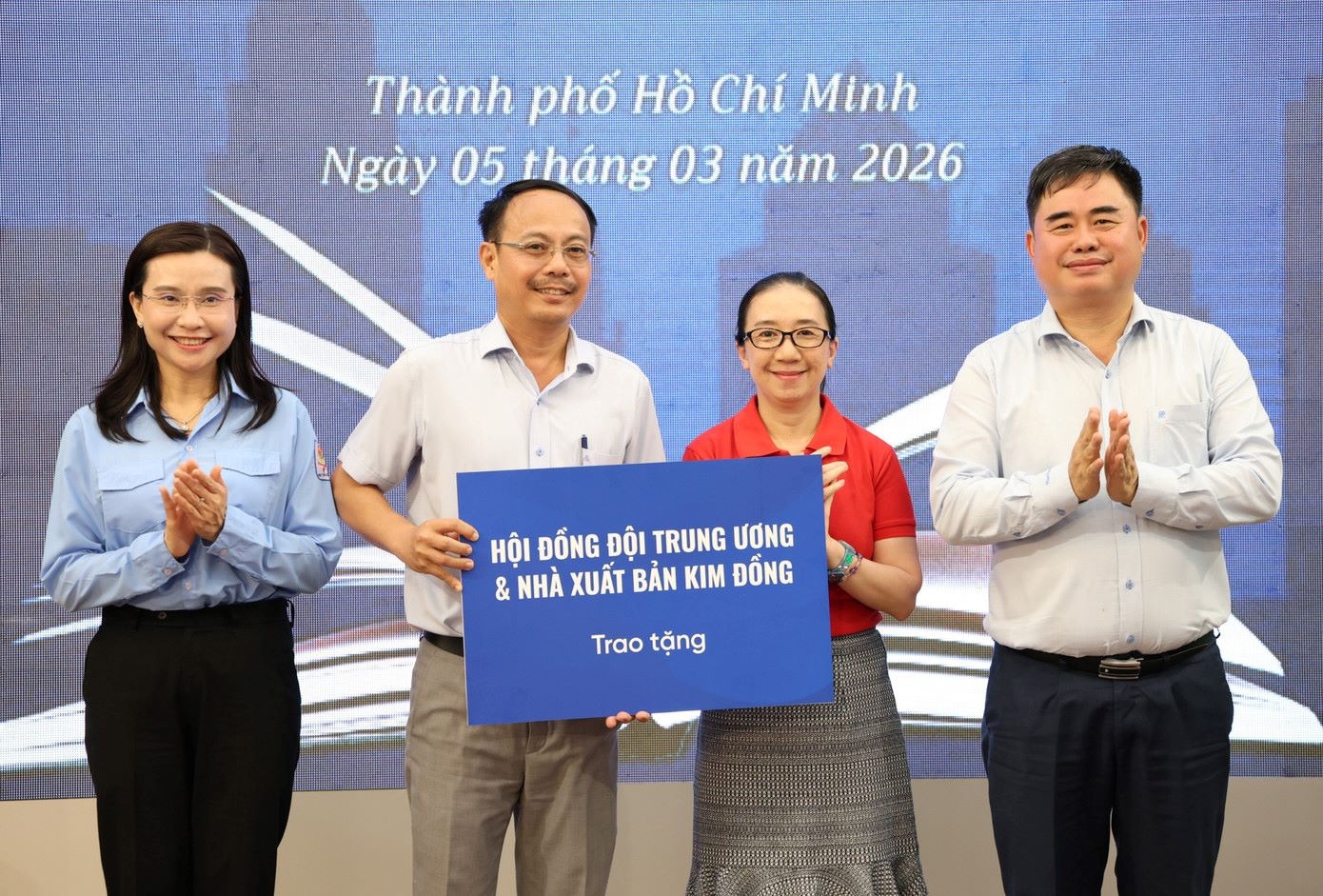 xuất bản ảnh 2